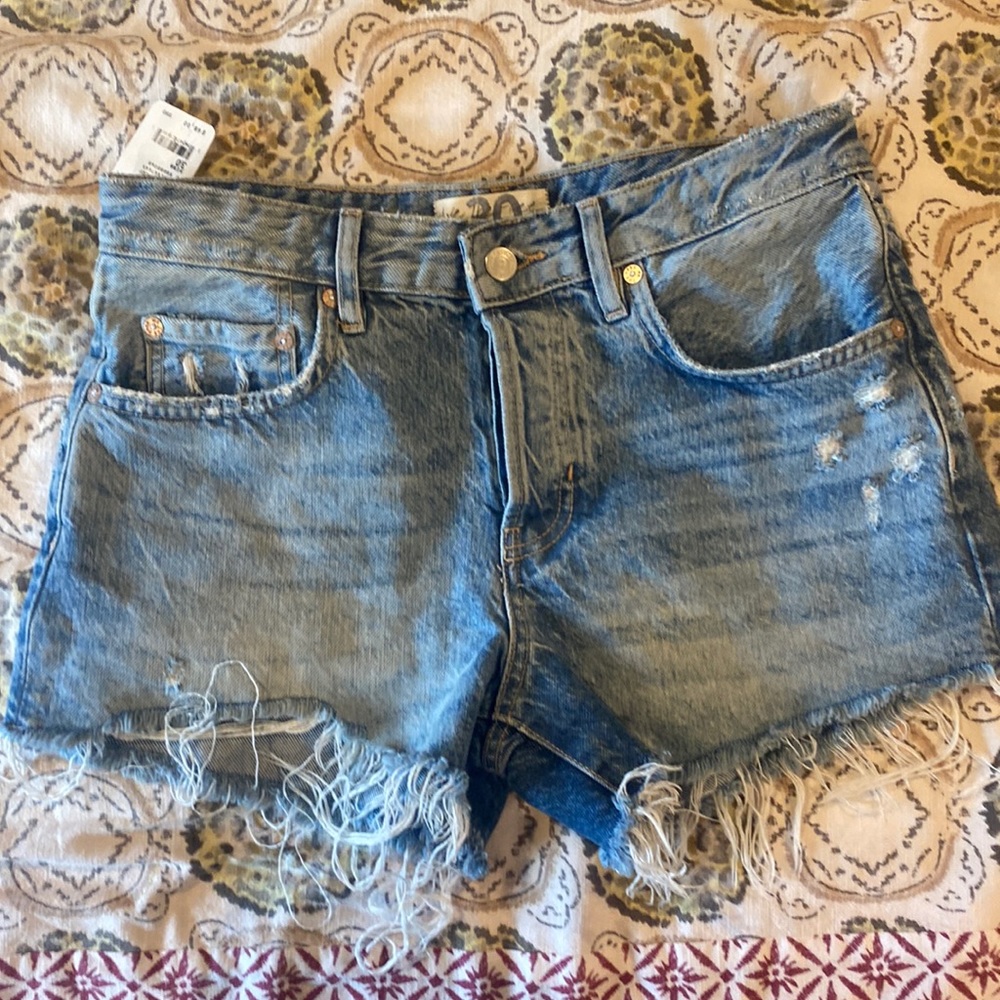 NWT Free People/We the Free cut off denim shorts size 30